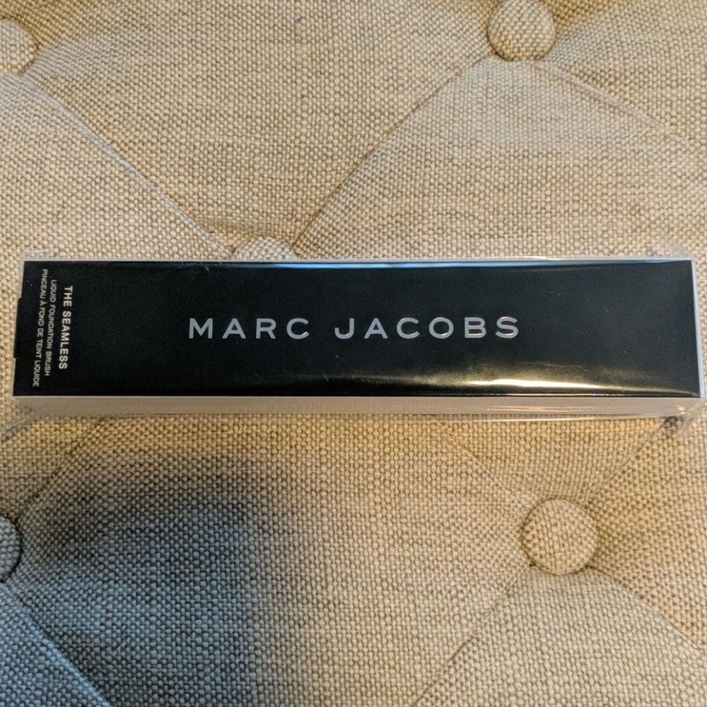 Marc Jabobs #4 Seemless Liquid Foundation Brush